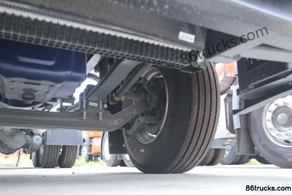 Sinotruk HOWO TX7 camion lourd 480 ch 6X4(10 roues) tracteur routier LNG Châssis (3) | 86Trucks