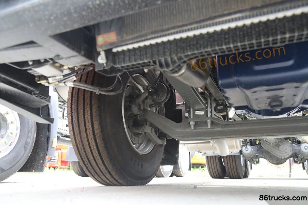 Sinotruk HOWO TX7 camion lourd 480 ch 6X4(10 roues) tracteur routier LNG Châssis (2) | 86Trucks