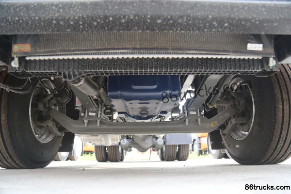 Sinotruk HOWO TX7 camion lourd 480 ch 6X4(10 roues) tracteur routier LNG Châssis (1) | 86Trucks