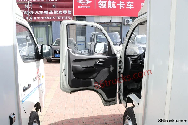 Foton Xiangling M1 Fendou Edition 1.6L 122hp 4X2(6 wheels) Gasoline 3.3m Single Row Van Micro Truck (Yunnei) Cab (1) | 86Trucks