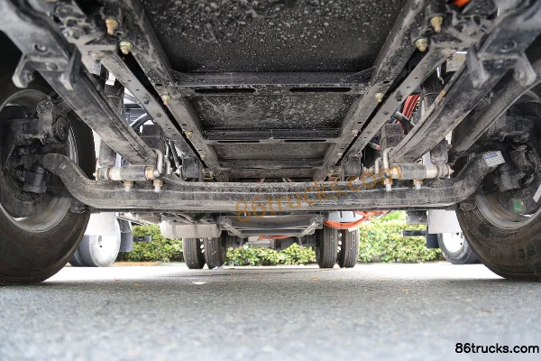 Lanqing camion léger Yue EH Pro 4,5T camion frigorifique 100% électrique 4,08 m (toit plat) 135kWh 4X2(6 roues) Châssis (1) | 86Trucks