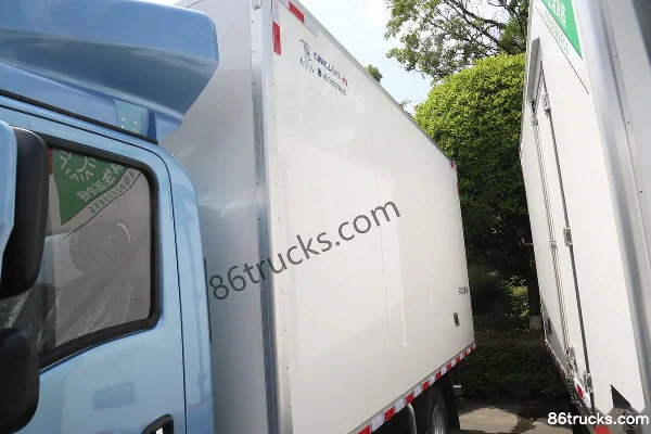 Lanqing camion léger Yue EH Pro 4,5T camion frigorifique 100% électrique 4,08 m (toit plat) 135kWh 4X2(6 roues) Carrosserie (1) | 86Trucks