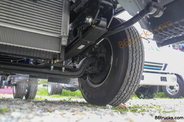 JAC Junling V5 3.0L 129hp 4X2(6 wheels) CNG 4.18m single-row stake truck (8-speed) Chassis (3) | 86Trucks
