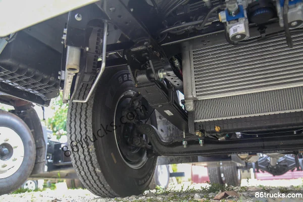 JAC Junling V5 3.0L 129hp 4X2(6 wheels) CNG 4.18m single-row stake truck (8-speed) Chassis (2) | 86Trucks