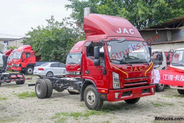 JAC Junling S9 Heavy-Duty Comfort Edition 170hp 4X2(6 wheels) 4.18m Single Row Stake Light Truck Exterior