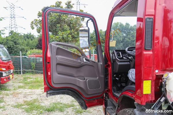 JAC Junling S9 Heavy-Duty Comfort Edition 170hp 4X2(6 wheels) 4.18m Single Row Stake Light Truck Cab (1) | 86Trucks