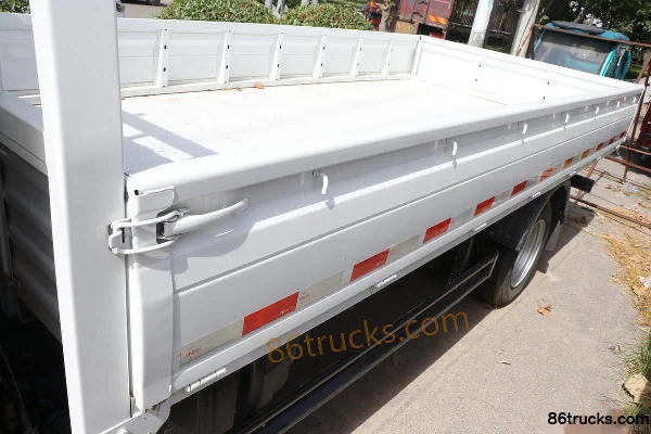Foton Times Leader S1 120hp 4X2(6 wheels) 3.94m Half Row Flatbed Light Truck (3T Rear Axle) Body (3) | 86Trucks