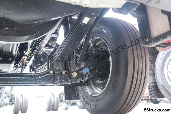 SHACMAN Cummins Longji Lightweight Elite Edition 220hp 4X2(6 wheels) 6.9m Cargo Truck Chassis (3) | 86Trucks