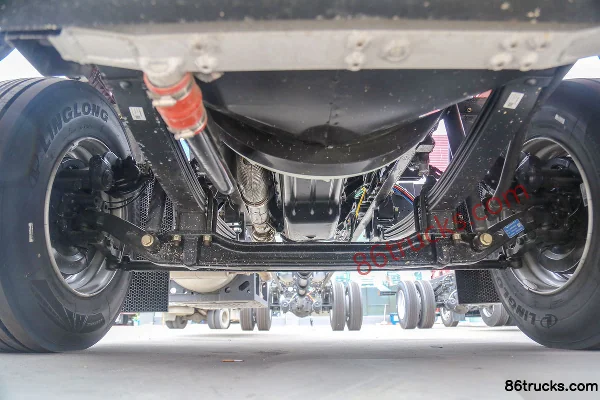 SHACMAN Cummins Longji Lightweight Elite Edition 220hp 4X2(6 wheels) 6.9m Cargo Truck Chassis (1) | 86Trucks