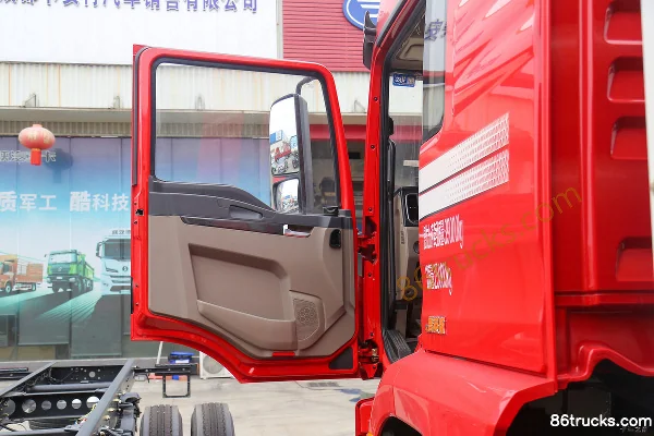 SHACMAN Delong M3000S Elite Edition 480hp 6X4(10 wheels) CNG Tractor Truck Cab (1) | 86Trucks
