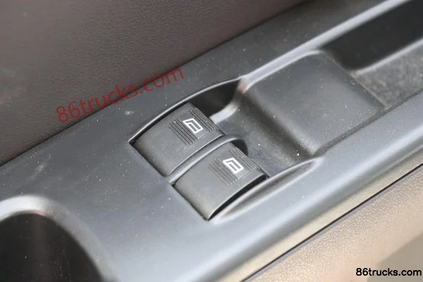 Foton Xiangling V1 1.6L 122 ch 4X2(6 roues) essence 2,3 m plateau biplace (roue arrière simple) (China VI) Cabine (3) | 86Trucks