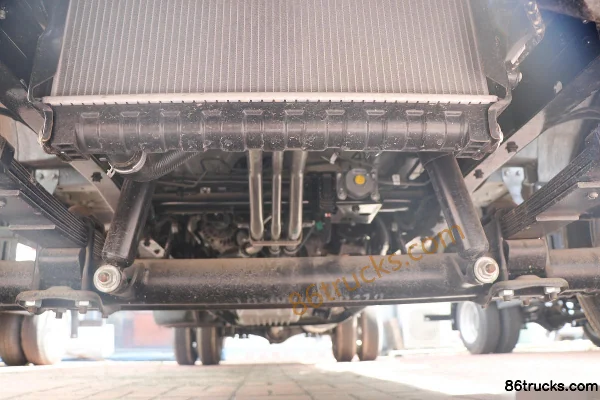 Foton Xiangling V3 1.6L 122 hp 4X2(6 wheels) 2.7m double-row flatbed micro truck (China VI) Chassis (1) | 86Trucks