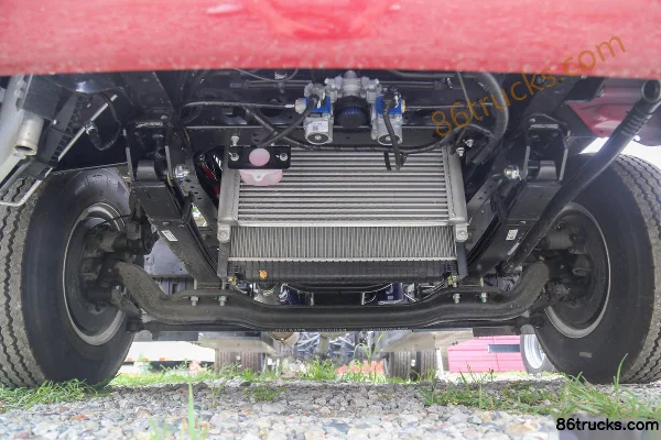 JAC Junling A8 3.0L 129 ch 4X2(6 roues) CNG 4.18 m simple cabine camion plateau Châssis (1) | 86Trucks
