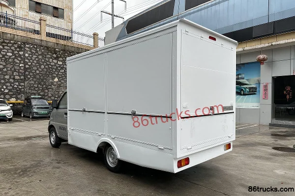 Wuling Rongguang Mini Truck Five-wing Door Version 1.5L 102 hp 4X2(6 wheels) Gasoline 3.31m Single Row Sales Van Exterior (3) | 86Trucks