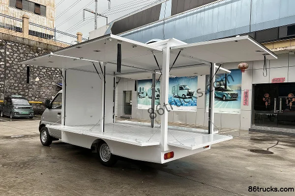 Wuling Rongguang Mini Truck Five-wing Door Version 1.5L 102 hp 4X2(6 wheels) Gasoline 3.31m Single Row Sales Van Body (3) | 86Trucks