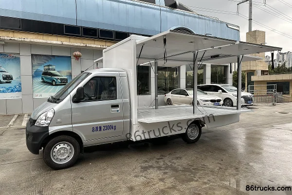 Wuling Rongguang Mini Truck Five-wing Door Version 1.5L 102 hp 4X2(6 wheels) Gasoline 3.31m Single Row Sales Van Body (1) | 86Trucks