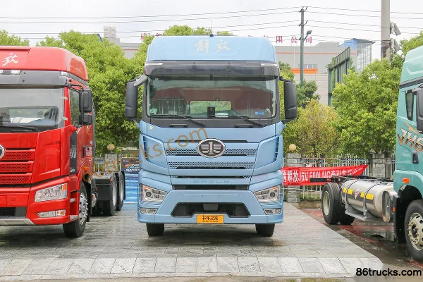 FAW Jiefang J7 camion lourd édition classique 530 ch 6X4(10 roues) tracteur routier LNG à boîte automatique Extérieur (2) | 86Trucks