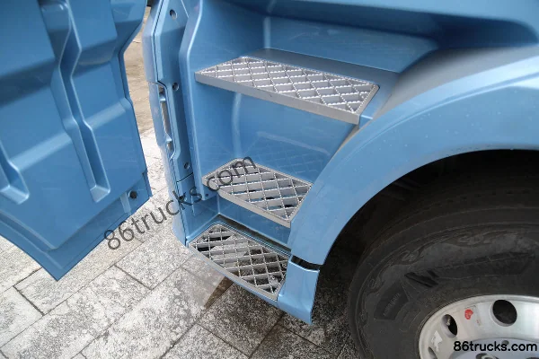 FAW Jiefang J7 camion lourd édition classique 530 ch 6X4(10 roues) tracteur routier LNG à boîte automatique Cabine (3) | 86Trucks
