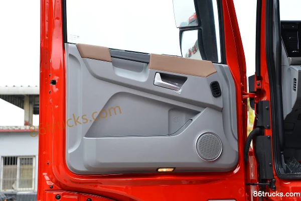 Dongfeng Commercial Vehicle Tianlong Flagship KX King Edition 530hp 6X4(10 wheels) LNG Tractor Truck (Hydraulic Retarder) Cab (3) | 86Trucks