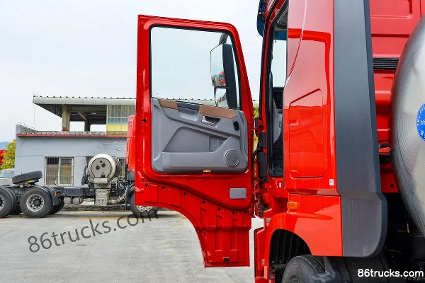 Dongfeng Commercial Vehicle Tianlong Flagship KX King Edition 530hp 6X4(10 wheels) LNG Tractor Truck (Hydraulic Retarder) Cab (1) | 86Trucks