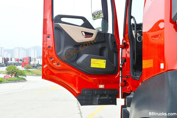 Dongfeng Tianjin KR PLUS 2025 Edition 6.7L LNG 280hp 4X2(6 roues) Fast Gear 8-speed single gas tank 9.8m box truck Cabine (2) | 86Trucks