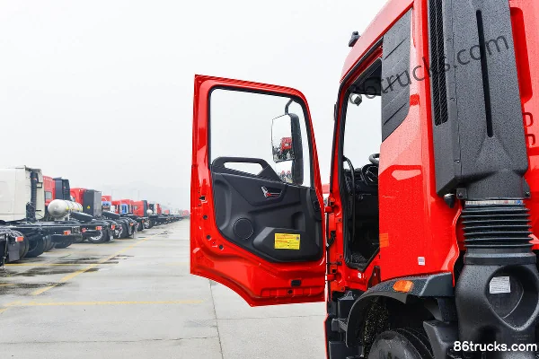 Dongfeng Commercial Vehicle Tianjin KR Xingchen Edition 240 hp 4X2(6 wheels) 6.8m Flatbed Cargo Truck (Mid Roof) Cab (1) | 86Trucks