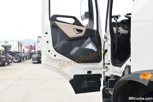 Dongfeng Commercial Vehicle Tianjin KR 4X2(6 roues) camion balayeuse-laveuse 100% électrique 160kWh Cabine (2) | 86Trucks