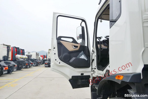 Dongfeng Commercial Vehicle Tianjin KR 4X2(6 roues) camion balayeuse-laveuse 100% électrique 160kWh Cabine (1) | 86Trucks
