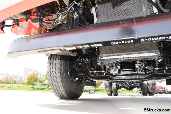 Sanhuan Shitong Haolong 245 hp 6X2(8 wheels) 9.6m van cargo truck Chassis (2) | 86Trucks