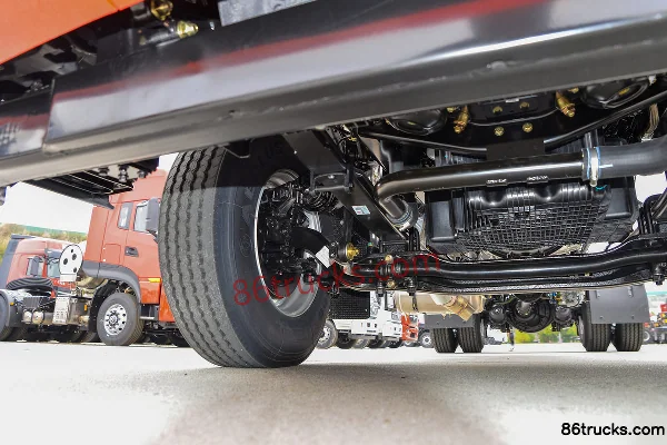 Dongfeng Commercial Vehicle Tianlong KL Heavy Truck 500hp 4X2(6 wheels) LNG Automatic Tractor Truck (Retarder) Chassis (2) | 86Trucks