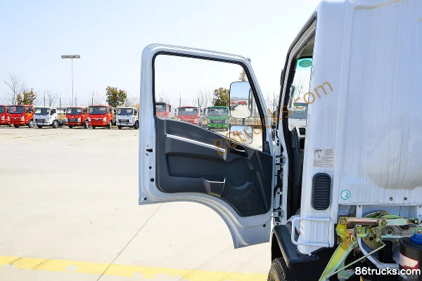 Sanhuan Shitong Xinchuangke 160hp 4X2(6 wheels) road maintenance truck (Zhuanzhi brand) Cab (1) | 86Trucks