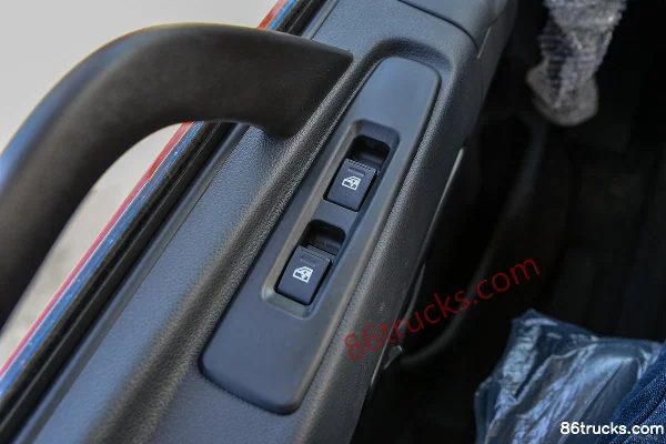 Sanhuan Shitong Haolong Comfort Edition 260hp 8X2(10 wheels) 7.6m Van Cargo Truck (China VI)(8-speed) Cab (3) | 86Trucks