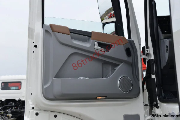 Dongfeng Commercial Vehicle Tianlong Flagship KX King Edition 580hp 6X4(10 wheels) LNG Tractor Truck (Hydraulic Retarder) Cab (3) | 86Trucks