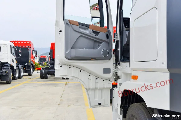 Dongfeng Commercial Vehicle Tianlong Flagship KX King Edition 580hp 6X4(10 wheels) LNG Tractor Truck (Hydraulic Retarder) Cab (2) | 86Trucks