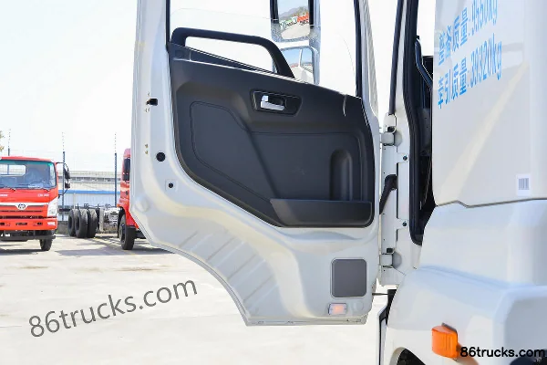 Sanhuan Shitong Haolong version luxe 6X4(10 roues) tracteur routier 100% électrique 285 kWh Cabine (2) | 86Trucks