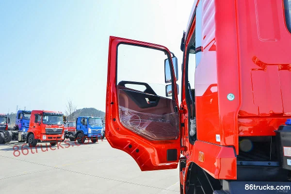 Sanhuan Shitong Xin Haolong 270 hp 6X4(10 wheels) Truck-mounted Crane Transport Truck (Shitong Brand) Cab (1) | 86Trucks