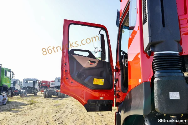 Dongfeng Tianjin KR PLUS 2026 7L Diesel 330hp 4X2(6 wheels) Fast Gear 9-Speed 9.8m Van Cargo Truck Cab (1) | 86Trucks
