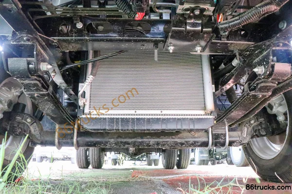 Yuejin Fuxing S100 1.6L 120hp 4X2(6 wheels) Gasoline 4.17m Single Row Van Truck (China VI) Chassis (1) | 86Trucks
