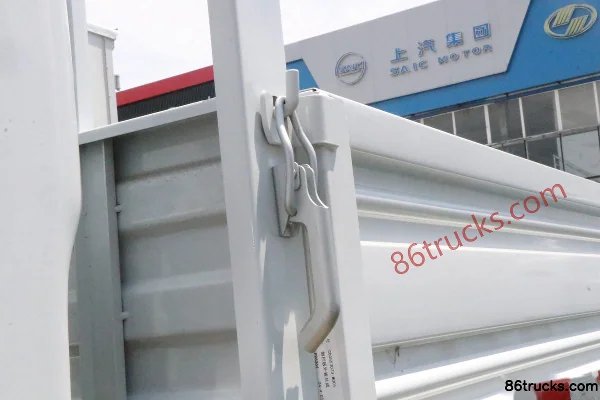 Yuejin Fuxing S100V 2.3L diesel 130 hp 4X2(6 wheels) Mengwo 5-speed 3.805m semi-row flatbed mini truck Body (1) | 86Trucks