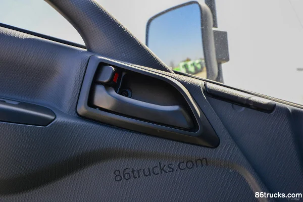 Sanhuan Shitong Chuangke 165 hp 4X2(6 wheels) 4.2m Dump Truck Cab (3) | 86Trucks