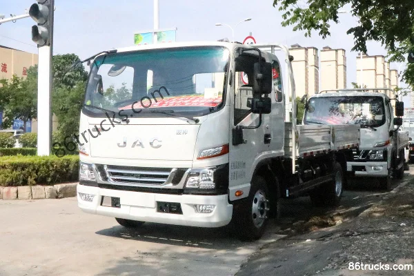 JAC Junling A8 160hp 4X2(6 wheels) 3.85m semi-row flatbed light truck (Beijing VI) Exterior (3) | 86Trucks