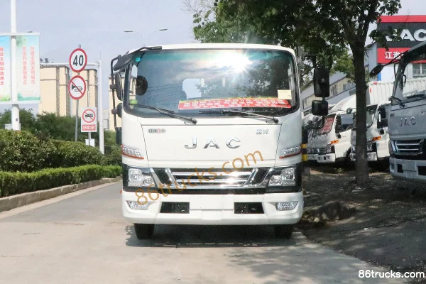 JAC Junling A8 160hp 4X2(6 wheels) 3.85m semi-row flatbed light truck (Beijing VI) Exterior (2) | 86Trucks