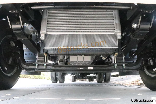 JAC Junling A8 160hp 4X2(6 wheels) 3.85m semi-row flatbed light truck (Beijing VI) Chassis (1) | 86Trucks
