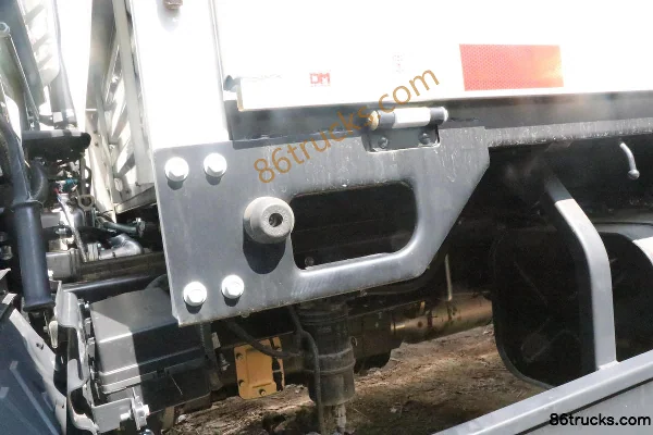 JAC Junling V5 Underground Version 137 hp 4X2(6 wheels) 3.7m single-row flatbed truck Body (3) | 86Trucks