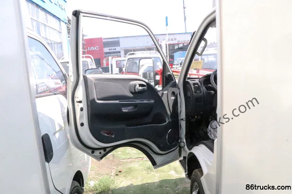 JAC Kaida X6 1.6L 122hp 4X2(6 wheels) Gasoline 3.95m Single Row Box Van Light Truck Cab (1) | 86Trucks