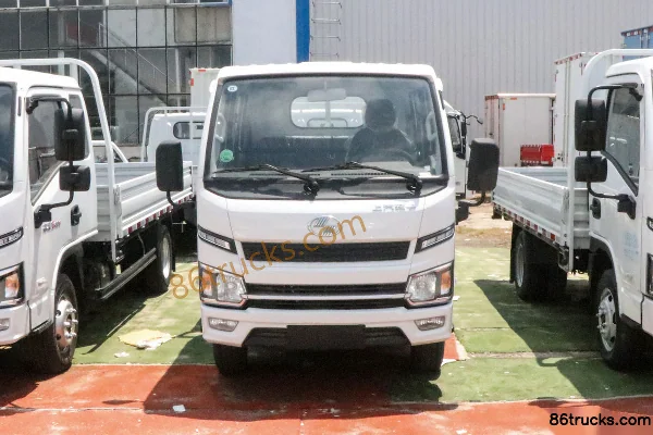 Yuejin Fuxing S80 1.8L 133 hp 4X2(6 wheels) Gasoline 3.05m Double Row Flatbed Mini Truck Exterior (2) | 86Trucks