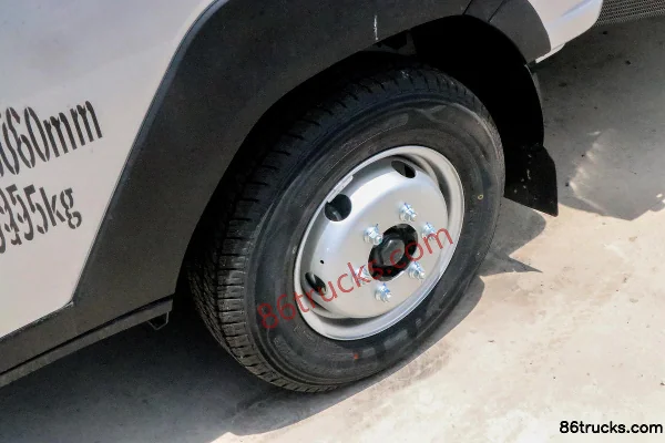 Lanqing Auto Ling R 1.6L 122 ch 4X2(6 roues) essence camion plateau micro benne simple rangée 4,03 m Châssis (3) | 86Trucks