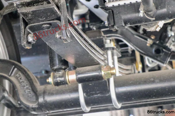Lanqing Auto Ling R 1.6L 122 ch 4X2(6 roues) essence camion plateau micro benne simple rangée 4,03 m Châssis (2) | 86Trucks