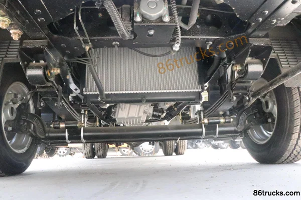 Lanqing Auto Ling R 1.6L 122 ch 4X2(6 roues) essence camion plateau micro benne simple rangée 4,03 m Châssis (1) | 86Trucks
