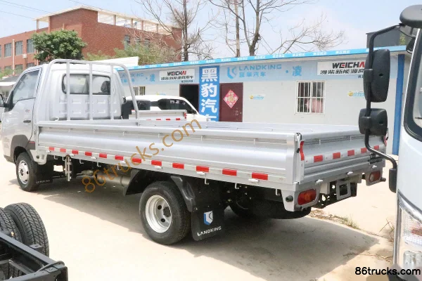 Lanqing Auto Ling R 1.6L 122 ch 4X2(6 roues) essence camion plateau micro benne simple rangée 4,03 m Carrosserie (1) | 86Trucks